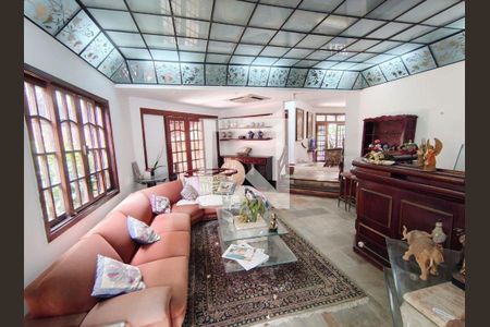 Casa à venda com 4 quartos, 250m² em São Francisco, Niterói