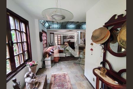 Casa à venda com 4 quartos, 250m² em São Francisco, Niterói