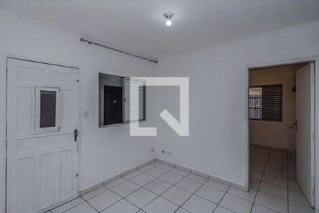 sala_2 de casa para alugar com 2 quartos, 100m² em Vila Brasilina, São Paulo