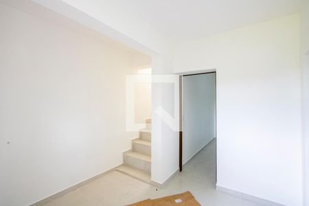 Sala 2 de casa para alugar com 1 quarto, 40m² em Jardim Aracy, Mauá