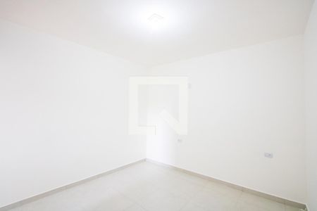 Quarto de casa para alugar com 1 quarto, 40m² em Jardim Aracy, Mauá