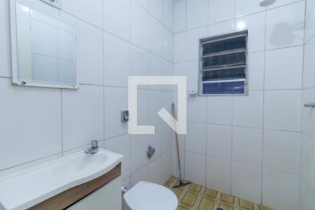 Banheiro de casa para alugar com 2 quartos, 80m² em Vila Chuca, São Paulo