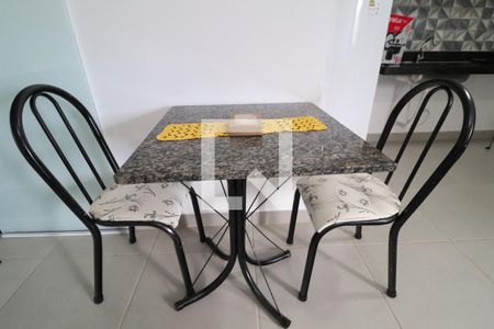 Sala/Cozinha de apartamento para alugar com 1 quarto, 33m² em Umuarama, Uberlândia