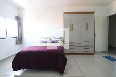 Sala/Quarto de apartamento para alugar com 1 quarto, 33m² em Umuarama, Uberlândia