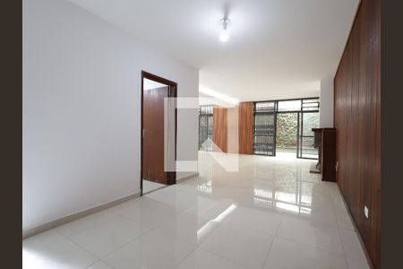 Sala de casa para alugar com 4 quartos, 300m² em Morumbi, São Paulo