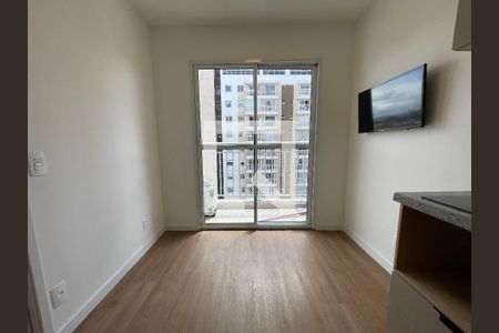 Sala/Cozinha de apartamento à venda com 1 quarto, 24m² em Vila Butantã, São Paulo