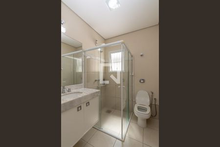 Banheiro da Suíte 1 de casa de condomínio para alugar com 4 quartos, 350m² em Parque Joao de Vasconcelos, Sumaré