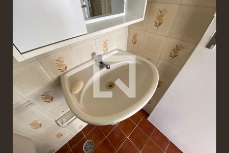 Banheiro de apartamento à venda com 1 quarto, 30m² em Vila Buarque, São Paulo