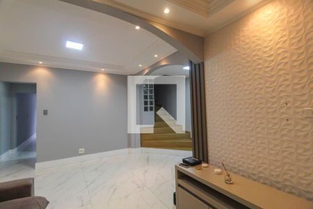 Casa à venda com 3 quartos, 180m² em Vila Cleonice, São Paulo