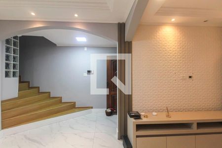 Casa à venda com 3 quartos, 180m² em Vila Cleonice, São Paulo