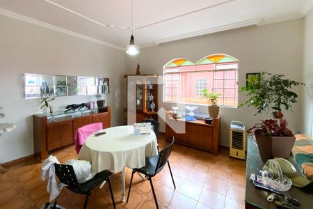 Casa à venda com 3 quartos, 360m² em Fernão Dias, Belo Horizonte