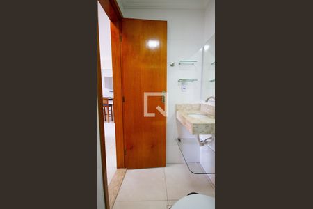 Banheiro Social de apartamento para alugar com 2 quartos, 64m² em Aviação, Praia Grande
