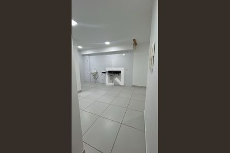Cozinha de apartamento para alugar com 2 quartos, 52m² em Novo Mundo, Uberlândia