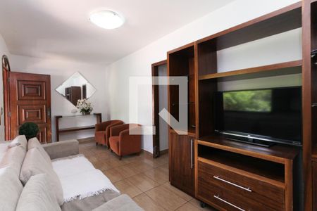 Casa para alugar com 3 quartos, 170m² em Teixeira Dias, Belo Horizonte