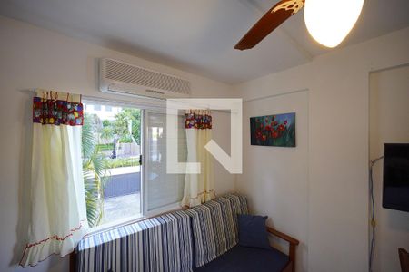 Sala de apartamento para alugar com 2 quartos, 39m² em Canasvieiras, Florianópolis