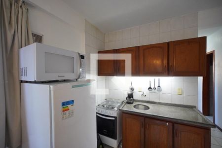 Cozinha de apartamento para alugar com 2 quartos, 39m² em Canasvieiras, Florianópolis