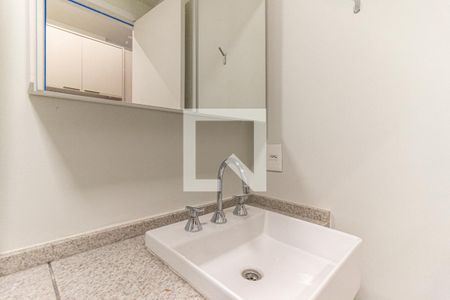 Banheiro de kitnet/studio para alugar com 1 quarto, 24m² em Consolação, São Paulo