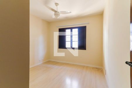 Quarto 1 de casa para alugar com 3 quartos, 166m² em Jardim das Vertentes, São Paulo