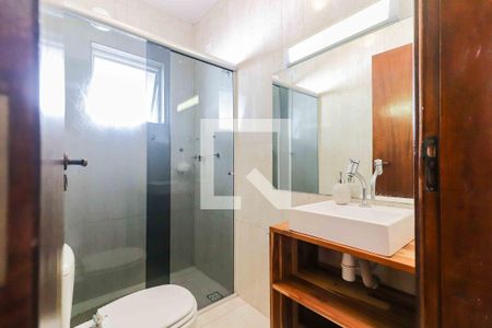 Banheiro  de casa para alugar com 3 quartos, 166m² em Jardim das Vertentes, São Paulo