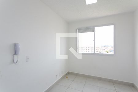 Sala / Cozinha  de apartamento para alugar com 2 quartos, 32m² em Vila Carmosina, São Paulo