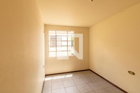 Quarto 1 de apartamento para alugar com 2 quartos, 48m² em Uberaba, Curitiba