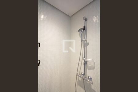 Banheiro de apartamento à venda com 1 quarto, 74m² em Vila Olímpia, São Paulo