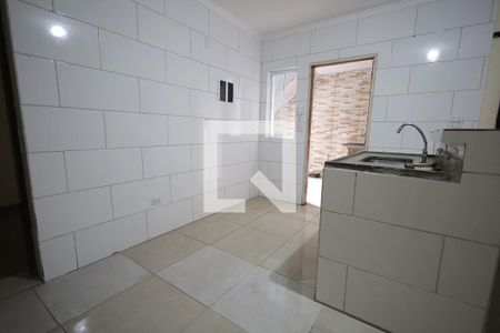 Cozinha de casa para alugar com 2 quartos, 65m² em Jardim Santo André, Santo André
