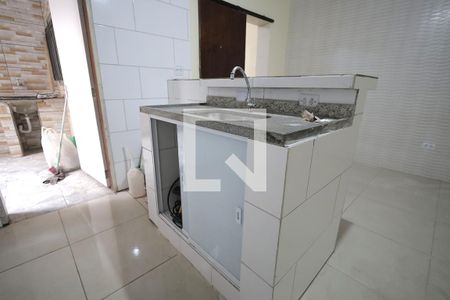 Cozinha de casa para alugar com 2 quartos, 65m² em Jardim Santo André, Santo André