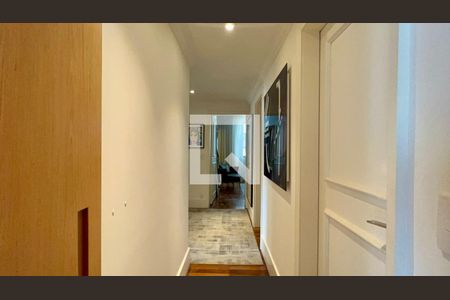 Corredor de apartamento para alugar com 3 quartos, 150m² em Jardim Paulista, São Paulo