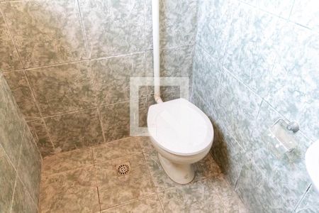 Banheiro de casa para alugar com 2 quartos, 40m² em Santíssimo, Rio de Janeiro