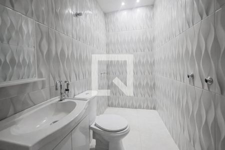 Banheiro de casa para alugar com 1 quarto, 60m² em Rochdale, Osasco