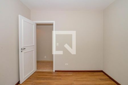 Quarto 1 de apartamento para alugar com 2 quartos, 100m² em Santa Cecília, Porto Alegre