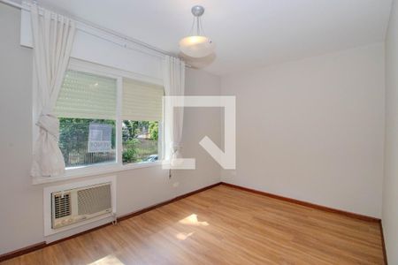 Quarto 2 de apartamento para alugar com 2 quartos, 100m² em Santa Cecília, Porto Alegre