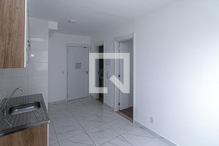 sala e cozinha_4 de apartamento para alugar com 1 quarto, 24m² em Jardim Santa Emilia, São Paulo