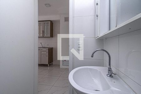 banheiro social_4 de apartamento para alugar com 1 quarto, 24m² em Jardim Santa Emilia, São Paulo