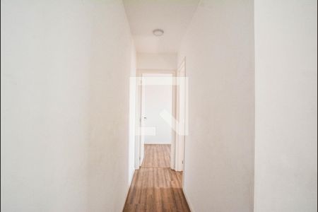 Corredor de apartamento para alugar com 2 quartos, 54m² em Vila Eldizia, Santo André