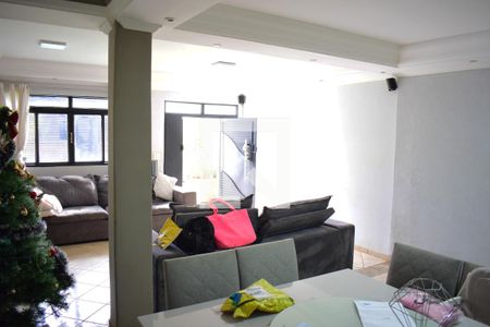 Sala de casa para alugar com 2 quartos, 325m² em Jardim Antartica, Ribeirão Preto