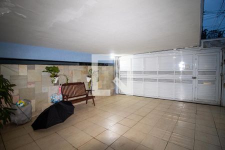 Garagem de casa à venda com 4 quartos, 225m² em Jardim Bonfiglioli, São Paulo