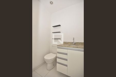 Lavabo de apartamento para alugar com 3 quartos, 104m² em Parque Reboucas, São Paulo