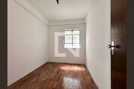 Quarto 2 de casa para alugar com 2 quartos, 70m² em Santo Antônio, Belo Horizonte