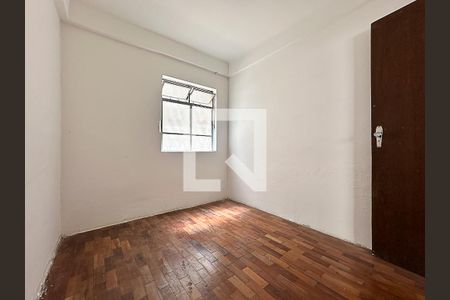 Quarto 2 de casa para alugar com 2 quartos, 70m² em Santo Antônio, Belo Horizonte
