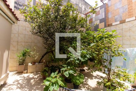 Área externa de casa para alugar com 8 quartos, 360m² em Fonseca, Niterói