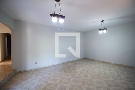 Sala  de casa para alugar com 3 quartos, 600m² em Jardim Zulmira, Sorocaba