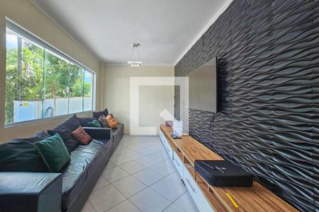 Sala de casa de condomínio para alugar com 3 quartos, 210m² em Bal Pernambuco, Guarujá