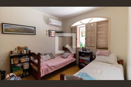 Casa à venda com 5 quartos, 213m² em Piratininga, Niterói