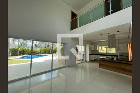 Casa de Condomínio para alugar com 4 quartos, 320m² em Rio Cotia, Cotia