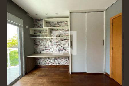 Casa de Condomínio para alugar com 4 quartos, 320m² em Rio Cotia, Cotia