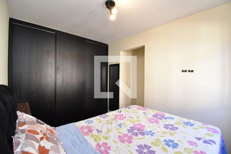 Quarto 1 de apartamento para alugar com 2 quartos, 46m² em Boa Vista, Curitiba