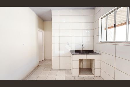 Sala/Cozinha de casa para alugar com 1 quarto, 60m² em Parque Peruche, São Paulo