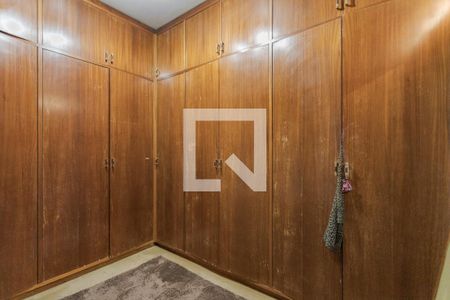 Suíte 1 de casa à venda com 4 quartos, 301m² em Jardim Itu, Porto Alegre